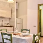 Ξενοδοχείο με διαμερίσματα Pavoncelle Santa Teresa Gallura